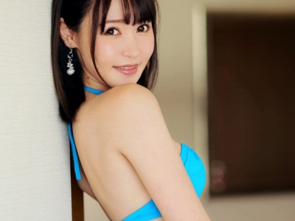 【エロいお姉さんと騎乗位天国】 白く輝く美ボディを揺らし、自ら腰を振って快感を貪る！ 絶頂騎乗位セックス！