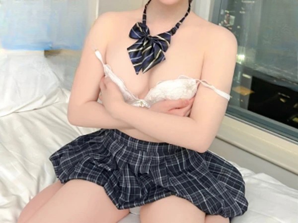 【素人娘の生ハメ中出し】 バイブで敏感になったエロまんこに生チ○ポ挿入！ おねだり上手な素人娘と無責任な膣内射精！