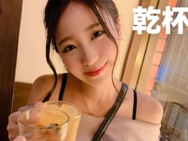 【彼氏持ち美女の浮気現場】スレンダー美乳の欲求不満美女がホテルで淫乱覚醒！スケスケ衣装で誘惑、騎乗位セックスで乱れまくる♪