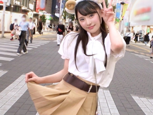 【童顔美少女の剛毛ワレメ】『こんなに濡れちゃうなんて…』無邪気な顔してアソコはジャングル状態！肉棒で激しく突かれて淫乱スイッチON！♡