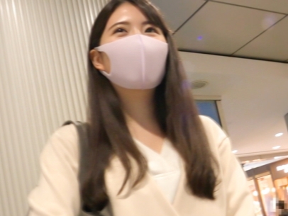 【マスク美人の巨乳パイパンSEX】『気持ち良すぎて…』巨乳お姉さんがマスク越しに喘ぎ、ビンビンチンポでパイパンマンコを激しく突きまくる！