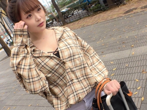 【美巨乳美少女の敏感マ●コ】キュートな女の子が激しく責められ、快感に耐えきれず大噴射!感じまくる姿がエロかわいい♡
