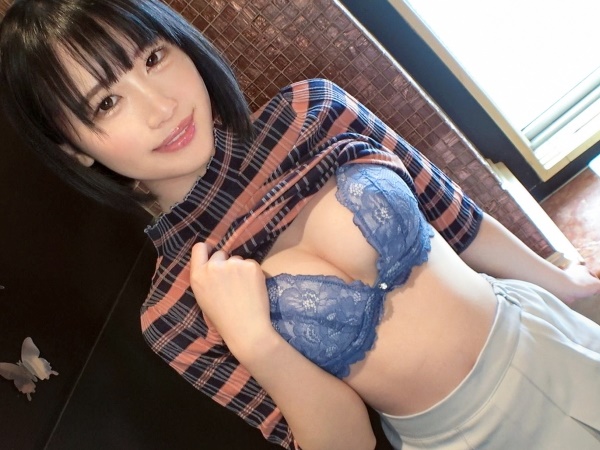 【素人美少女の濡れ濡れマンコ】『そんなに濡れちゃうの？』超キツマン女子が愛液ダダ漏れ！指一本でも感じまくる敏感ボディがエロすぎる！大洪水の濡れ具合にビックリ！♡