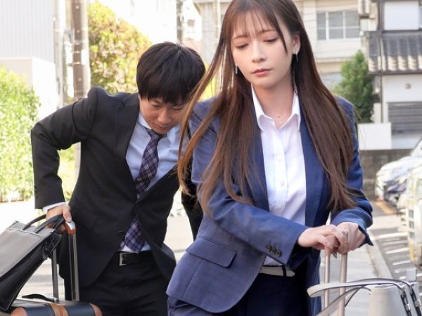 【若妻の危険な火遊び】『ダメ…夫にバレちゃう…』30代とは思えない美ボディ人妻が、背徳の快楽に溺れる！Tバックから溢れる美尻を揺らし、禁断の浮気セックスに悶える！
