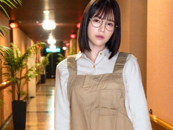 【陰キャ女子の恋】『こんな私でもいいの…?』ラブホ清掃員の地味子が、偶然出会った男と急接近!同棲生活で中出しセックスにハマり、恋人以上の関係に発展!!♡