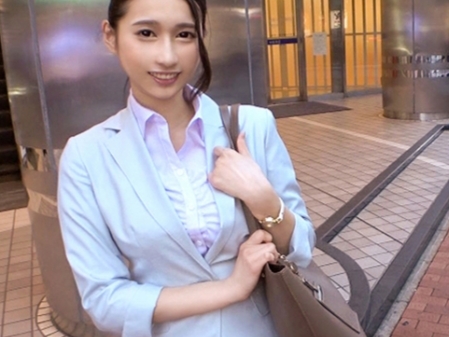 【美ボディOLの危険な誘惑】『仕事中なのに…』街中でナンパした美脚OLがエッチな誘いにノリノリ！スーツを脱いだら美ボディ全開♡ ギンギンのチンポでおマンコを激突き！仕事を忘れて乱れまくる！